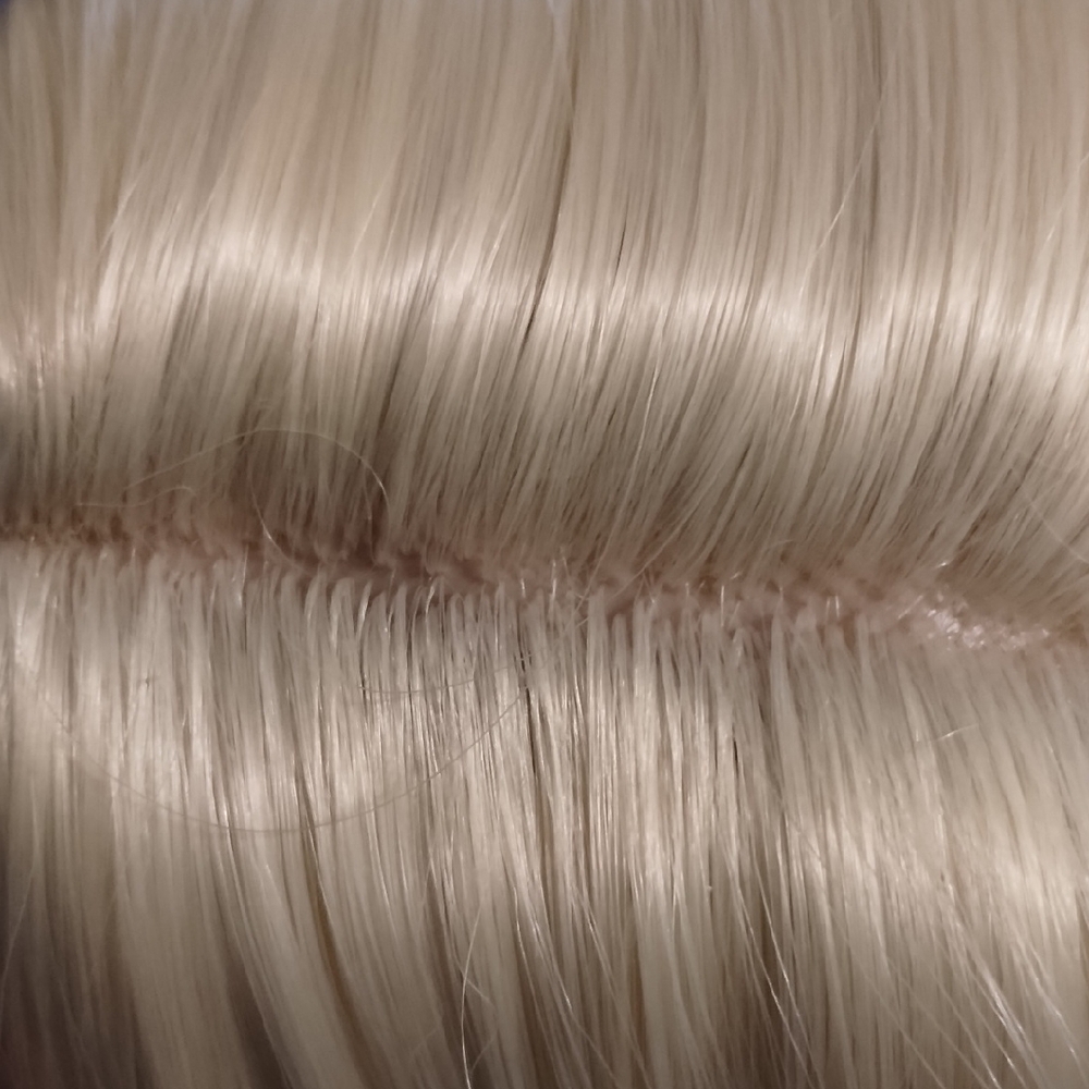 Elegant Blonde Wig - Picture 5 of 5